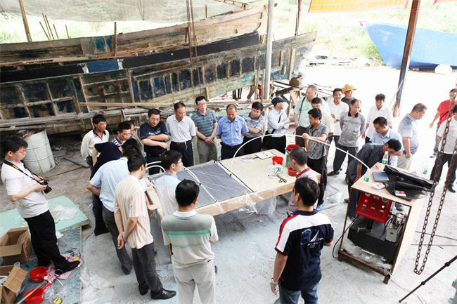 廣東博皓在廣東省陽江市東平鎮舉辦了玻璃鋼漁船圖紙審查及模板制作經驗交流會,并提供“真空導入”現場演示 -2