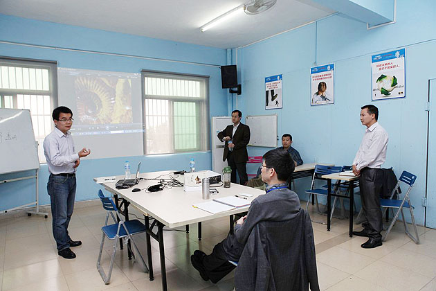 廣州博皓培訓(xùn)過程中蘭經(jīng)理和徐工的互動